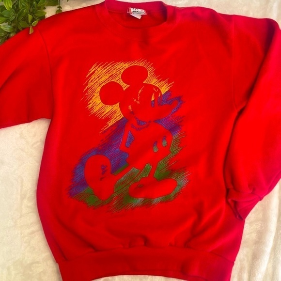 DISNEY‎ Designs Vintage Mickey Mouse Red Colorful Crewneck Sweatshirt Made USA - Picture 1 of 7